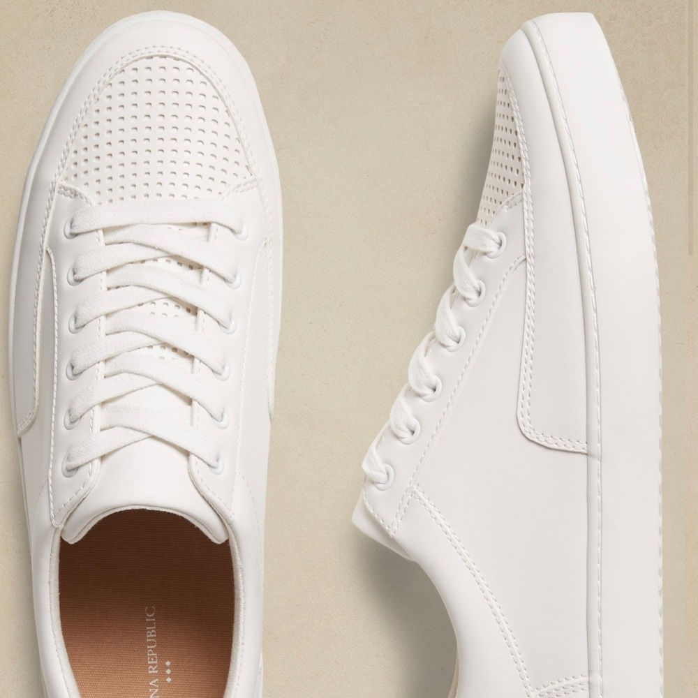 Banana Republic Perforated Sneaker, white, Size 10